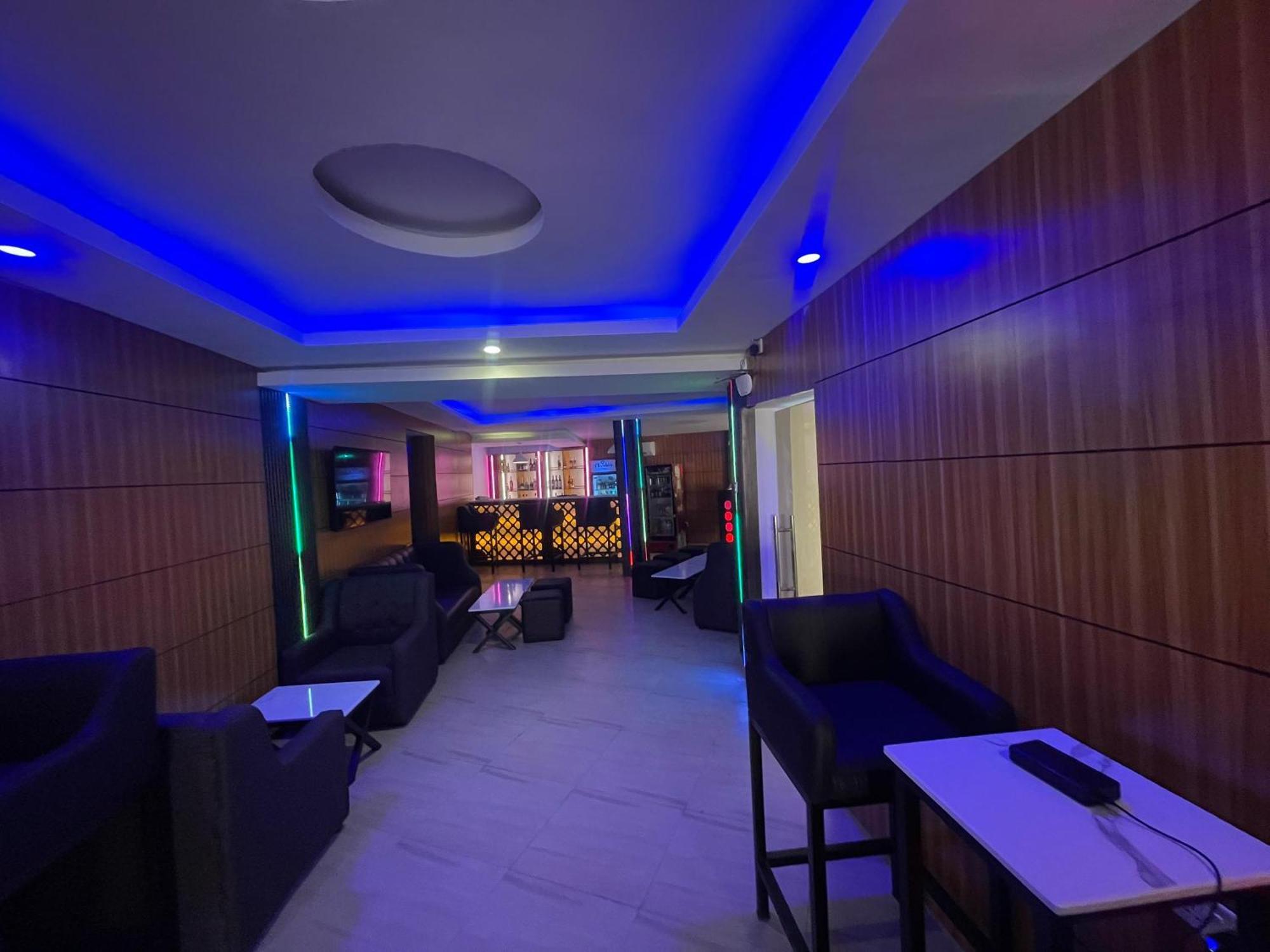 Presken Hotels Alade Avenue Ikeja Ngoại thất bức ảnh