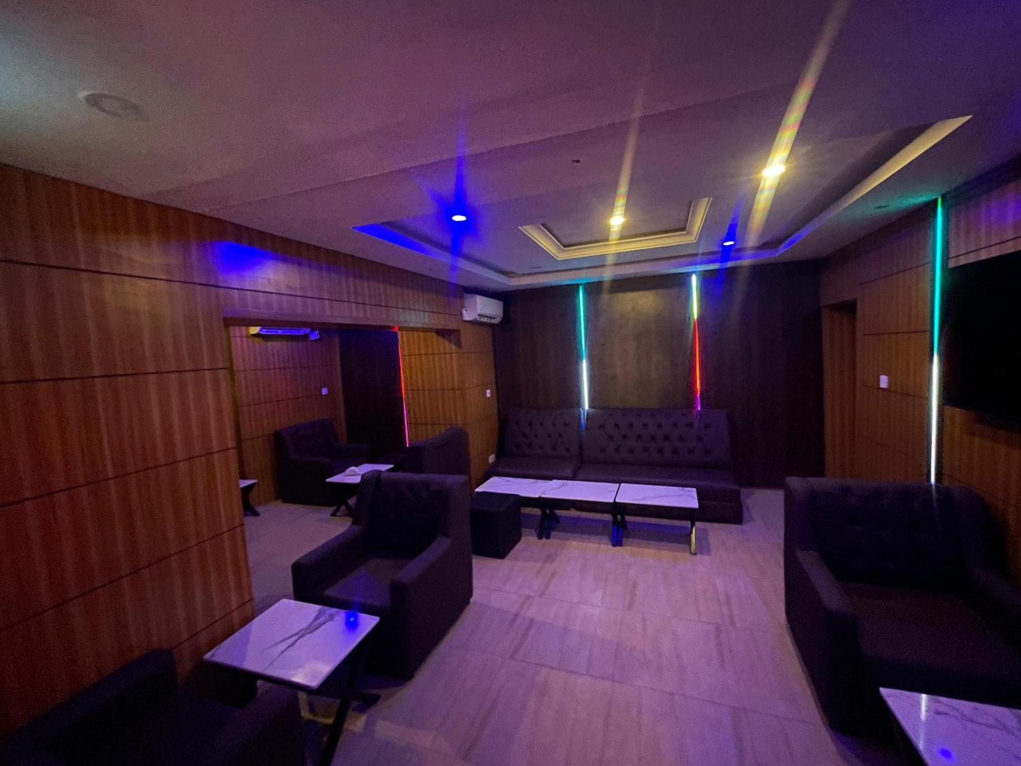 Presken Hotels Alade Avenue Ikeja Ngoại thất bức ảnh